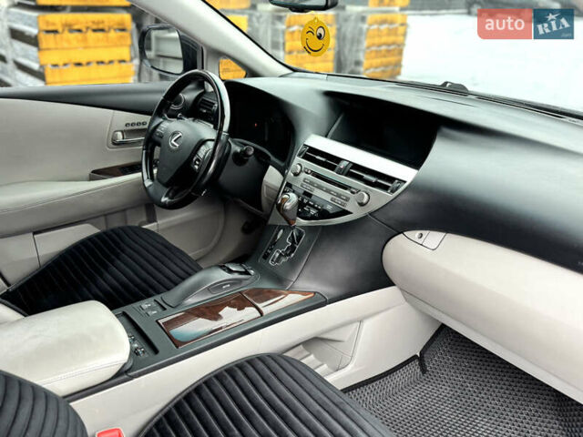 Серый Лексус РХ, объемом двигателя 3.5 л и пробегом 201 тыс. км за 15300 $, фото 19 на Automoto.ua
