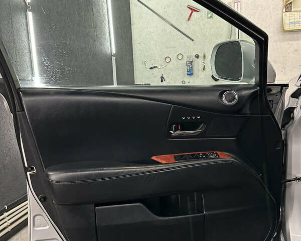 Серый Лексус РХ, объемом двигателя 3.46 л и пробегом 264 тыс. км за 16750 $, фото 38 на Automoto.ua