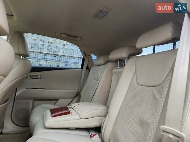 Лексус РХ 2010 в Киеве на Automoto.ua Серый Лексус РХ, объемом двигателя 3.46 л и пробегом 225 тыс. км за 17200 $, фото 11 на Automoto.ua