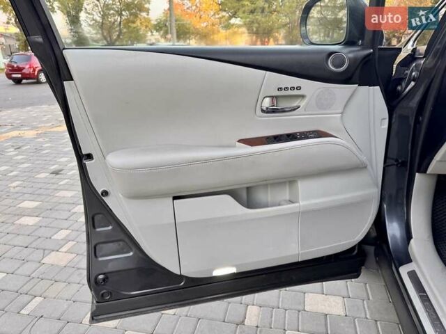 Лексус РХ 2010 в Одессе на Automoto.ua Серый Лексус РХ, объемом двигателя 3.46 л и пробегом 197 тыс. км за 13999 $, фото 38 на Automoto.ua