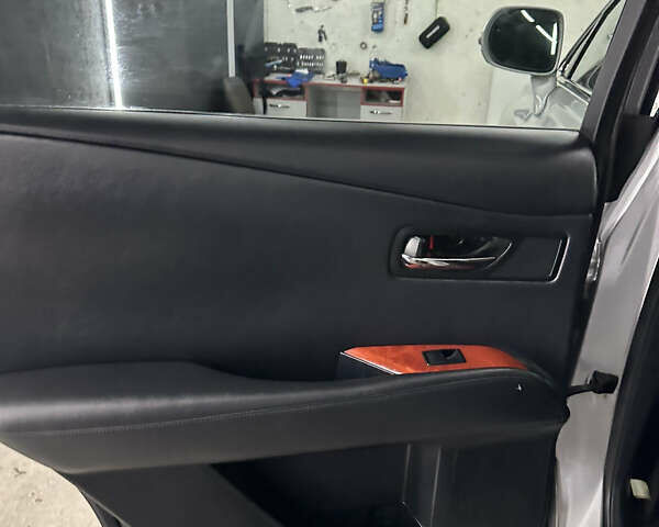 Серый Лексус РХ, объемом двигателя 3.46 л и пробегом 264 тыс. км за 16750 $, фото 24 на Automoto.ua