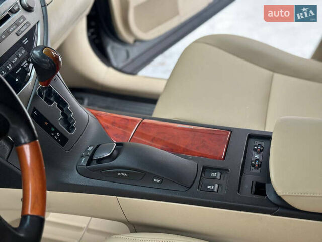 Серый Лексус РХ, объемом двигателя 3.46 л и пробегом 185 тыс. км за 17700 $, фото 6 на Automoto.ua