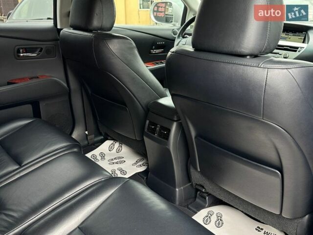 Серый Лексус РХ, объемом двигателя 3.5 л и пробегом 209 тыс. км за 15700 $, фото 13 на Automoto.ua