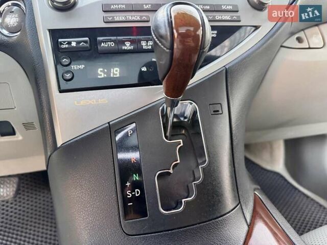 Лексус РХ 2010 в Одессе на Automoto.ua Серый Лексус РХ, объемом двигателя 3.46 л и пробегом 197 тыс. км за 13999 $, фото 56 на Automoto.ua