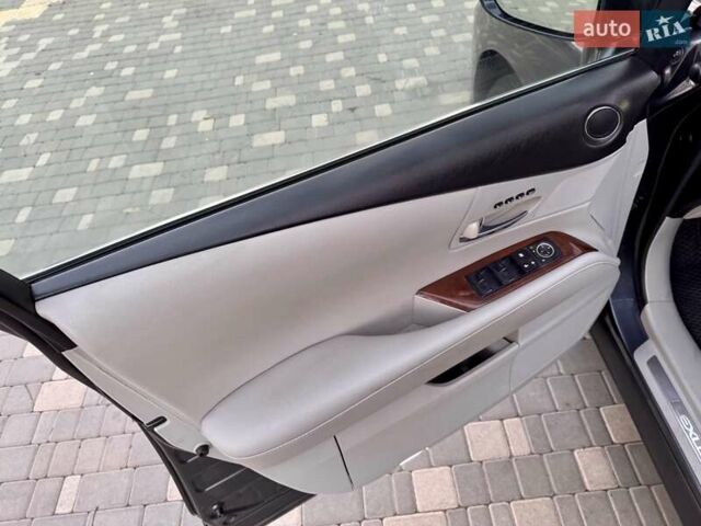 Лексус РХ 2010 в Одессе на Automoto.ua Серый Лексус РХ, объемом двигателя 3.46 л и пробегом 197 тыс. км за 13999 $, фото 37 на Automoto.ua