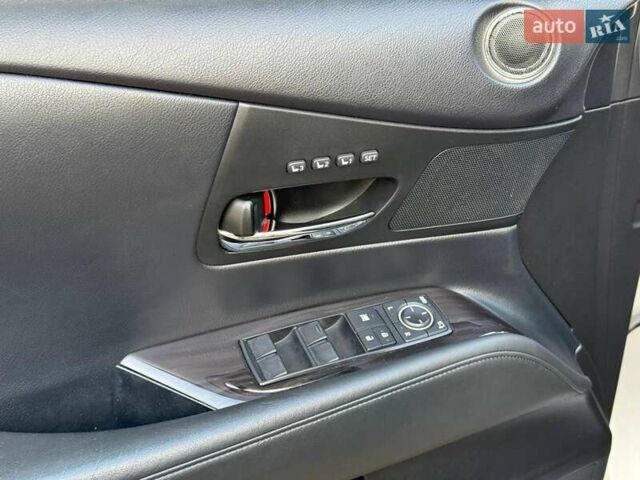 Серый Лексус РХ, объемом двигателя 3.5 л и пробегом 268 тыс. км за 18490 $, фото 10 на Automoto.ua