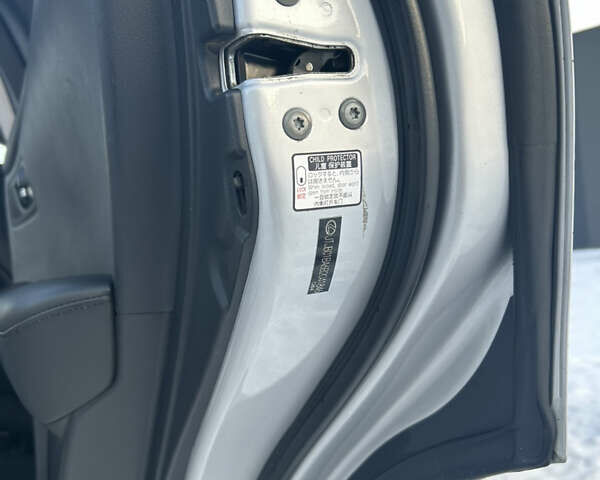 Серый Лексус РХ, объемом двигателя 3.46 л и пробегом 205 тыс. км за 15500 $, фото 20 на Automoto.ua