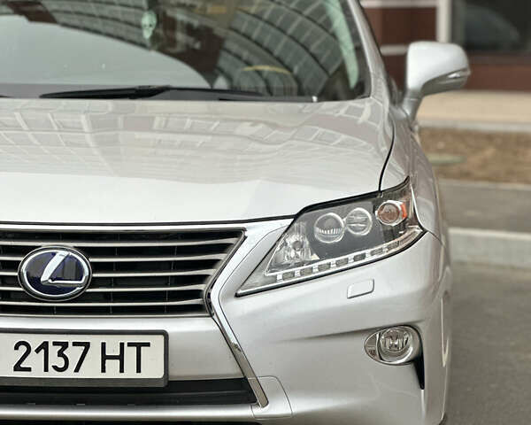 Сірий Лексус РХ, об'ємом двигуна 3.46 л та пробігом 195 тис. км за 15700 $, фото 8 на Automoto.ua