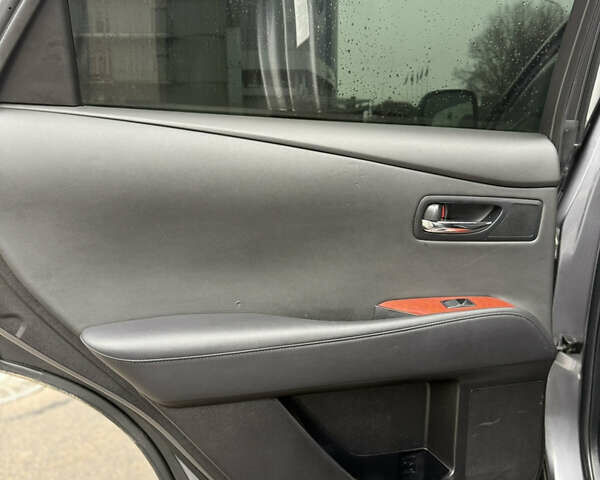 Сірий Лексус РХ, об'ємом двигуна 3.5 л та пробігом 270 тис. км за 13400 $, фото 24 на Automoto.ua