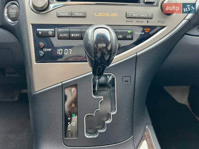 Серый Лексус РХ, объемом двигателя 3.5 л и пробегом 148 тыс. км за 22540 $, фото 30 на Automoto.ua
