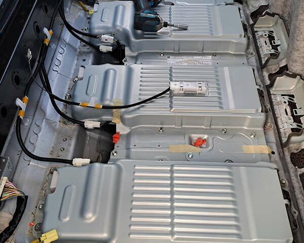 Сірий Лексус РХ, об'ємом двигуна 3.46 л та пробігом 330 тис. км за 25000 $, фото 19 на Automoto.ua