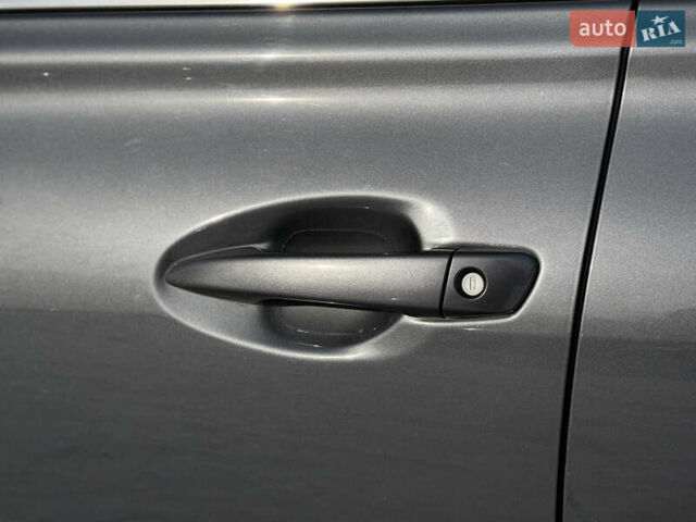 Серый Лексус РХ, объемом двигателя 3.46 л и пробегом 240 тыс. км за 20500 $, фото 29 на Automoto.ua