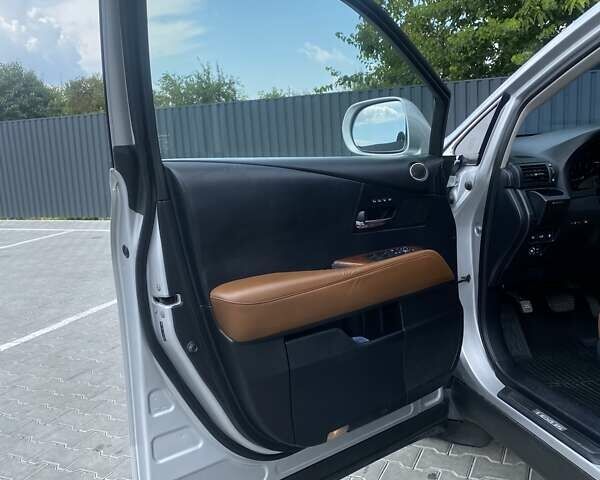 Серый Лексус РХ, объемом двигателя 3.46 л и пробегом 300 тыс. км за 16350 $, фото 12 на Automoto.ua