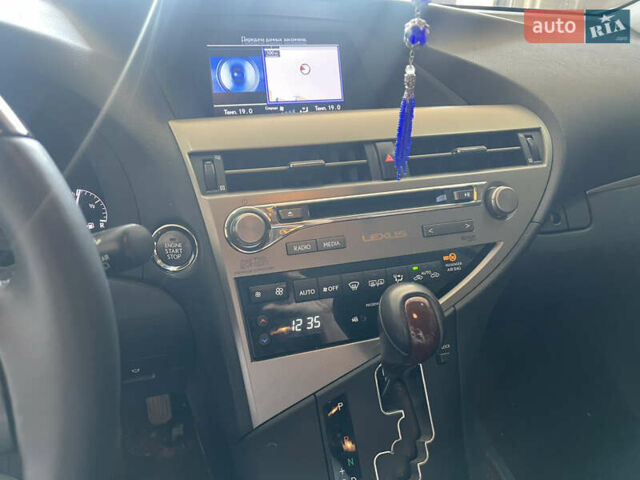 Серый Лексус РХ, объемом двигателя 3.5 л и пробегом 39 тыс. км за 26000 $, фото 2 на Automoto.ua