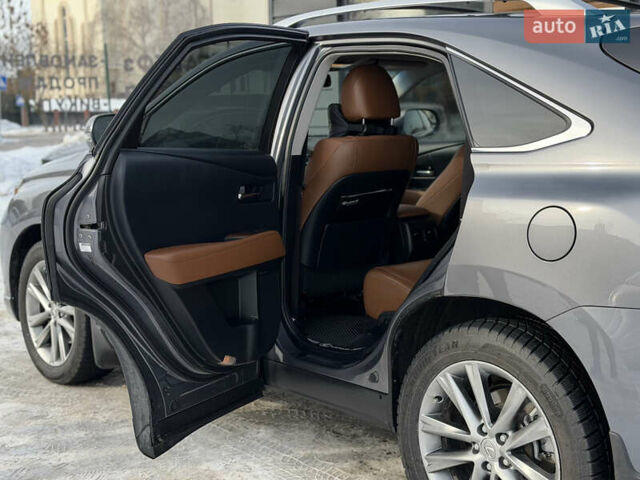 Серый Лексус РХ, объемом двигателя 3.46 л и пробегом 240 тыс. км за 20500 $, фото 56 на Automoto.ua