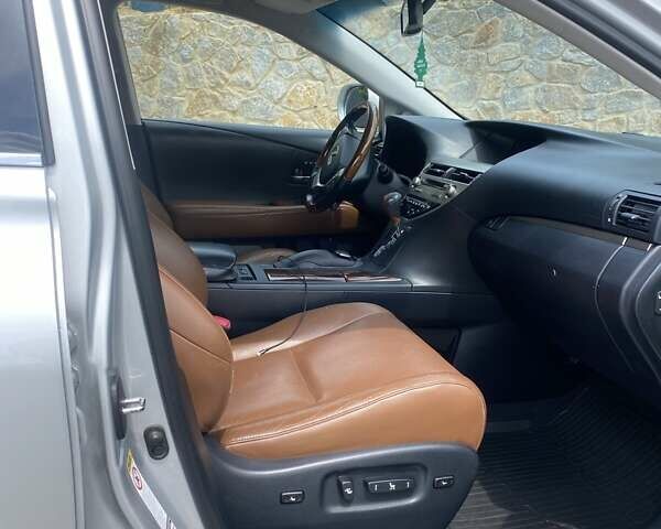 Серый Лексус РХ, объемом двигателя 3.46 л и пробегом 300 тыс. км за 16350 $, фото 18 на Automoto.ua