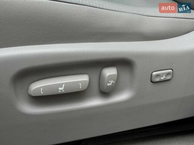 Сірий Лексус РХ, об'ємом двигуна 3.46 л та пробігом 88 тис. км за 19990 $, фото 12 на Automoto.ua
