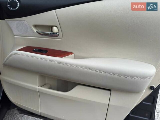 Сірий Лексус РХ, об'ємом двигуна 3.5 л та пробігом 198 тис. км за 16350 $, фото 38 на Automoto.ua