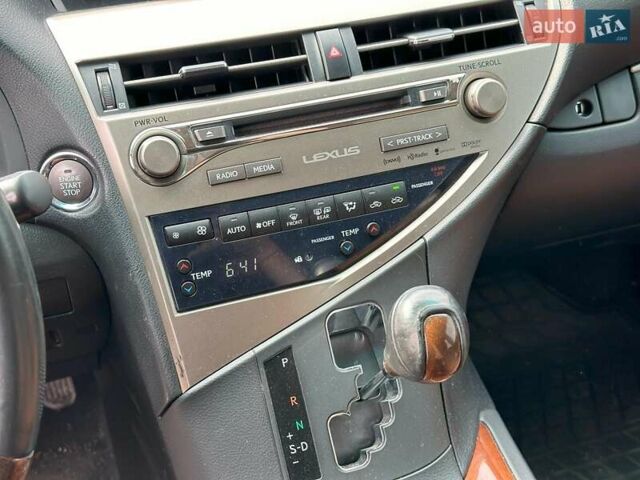 Серый Лексус РХ, объемом двигателя 3.5 л и пробегом 273 тыс. км за 18490 $, фото 25 на Automoto.ua