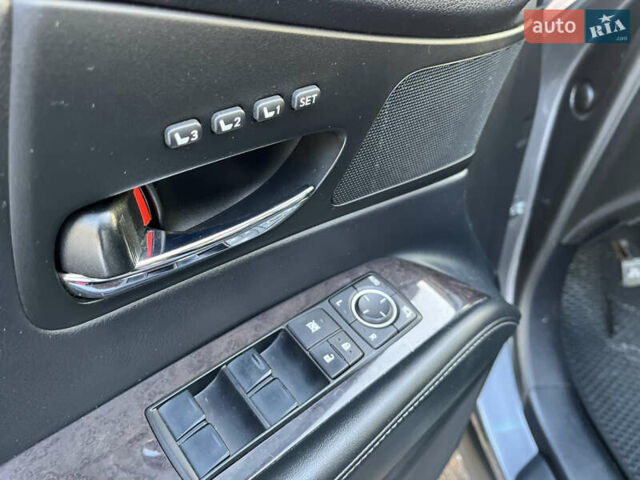 Серый Лексус РХ, объемом двигателя 3.46 л и пробегом 189 тыс. км за 18900 $, фото 24 на Automoto.ua