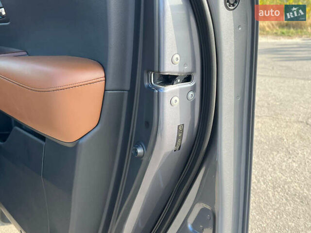 Сірий Лексус РХ, об'ємом двигуна 3.5 л та пробігом 201 тис. км за 22800 $, фото 23 на Automoto.ua