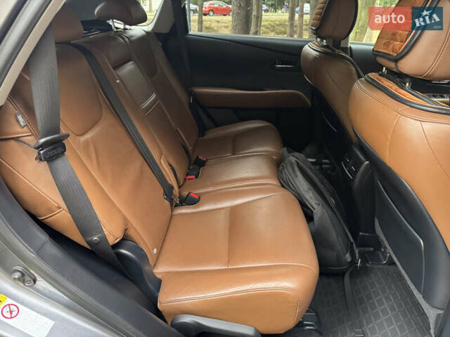 Лексус РХ 2013 в Киеве на Automoto.ua Серый Лексус РХ, объемом двигателя 3.5 л и пробегом 182 тыс. км за 23400 $, фото 49 на Automoto.ua