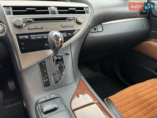 Лексус РХ 2013 в Киеве на Automoto.ua Серый Лексус РХ, объемом двигателя 3.5 л и пробегом 182 тыс. км за 23400 $, фото 60 на Automoto.ua