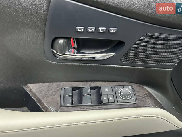 Серый Лексус РХ, объемом двигателя 3.46 л и пробегом 129 тыс. км за 21300 $, фото 6 на Automoto.ua