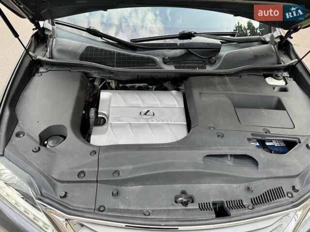 Серый Лексус РХ, объемом двигателя 3.5 л и пробегом 227 тыс. км за 21800 $, фото 15 на Automoto.ua