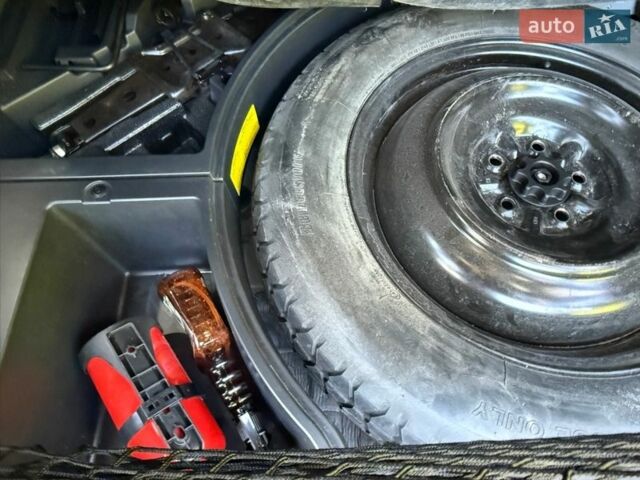 Серый Лексус РХ, объемом двигателя 3.46 л и пробегом 186 тыс. км за 16300 $, фото 15 на Automoto.ua