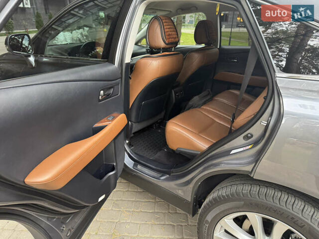 Лексус РХ 2013 в Киеве на Automoto.ua Серый Лексус РХ, объемом двигателя 3.5 л и пробегом 182 тыс. км за 23400 $, фото 33 на Automoto.ua