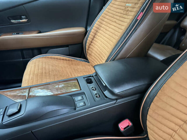 Лексус РХ 2013 в Киеве на Automoto.ua Серый Лексус РХ, объемом двигателя 3.5 л и пробегом 182 тыс. км за 23400 $, фото 31 на Automoto.ua