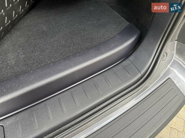 Лексус РХ 2013 в Киеве на Automoto.ua Серый Лексус РХ, объемом двигателя 3.5 л и пробегом 182 тыс. км за 23400 $, фото 53 на Automoto.ua