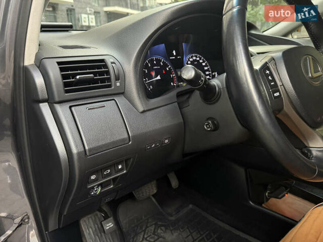 Лексус РХ 2013 в Киеве на Automoto.ua Серый Лексус РХ, объемом двигателя 3.5 л и пробегом 182 тыс. км за 23400 $, фото 26 на Automoto.ua