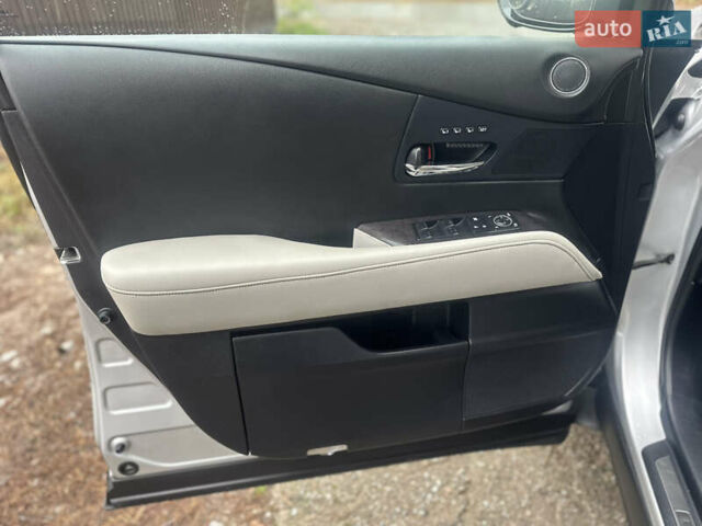 Серый Лексус РХ, объемом двигателя 3.46 л и пробегом 150 тыс. км за 18900 $, фото 10 на Automoto.ua