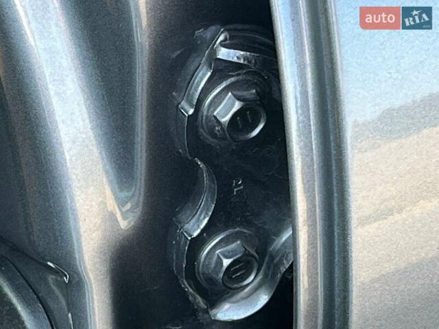 Сірий Лексус РХ, об'ємом двигуна 3.5 л та пробігом 201 тис. км за 22800 $, фото 6 на Automoto.ua