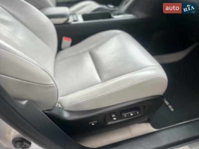 Серый Лексус РХ, объемом двигателя 3.46 л и пробегом 150 тыс. км за 18900 $, фото 15 на Automoto.ua