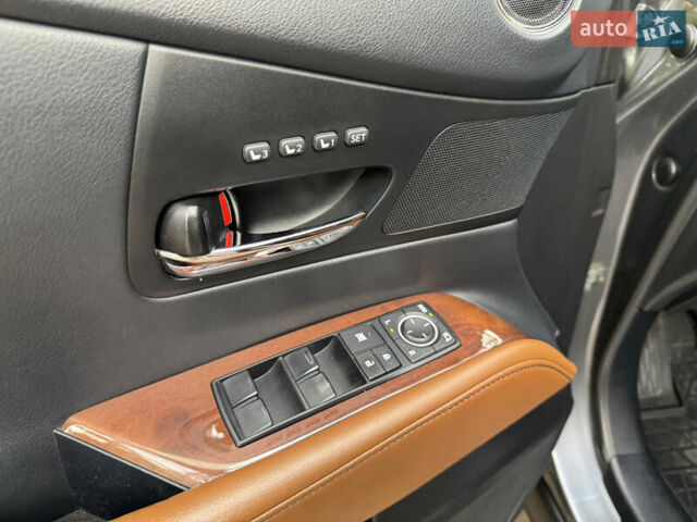 Лексус РХ 2013 в Киеве на Automoto.ua Серый Лексус РХ, объемом двигателя 3.5 л и пробегом 182 тыс. км за 23400 $, фото 27 на Automoto.ua