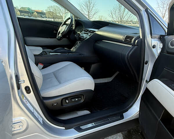 Серый Лексус РХ, объемом двигателя 3.46 л и пробегом 190 тыс. км за 17900 $, фото 13 на Automoto.ua