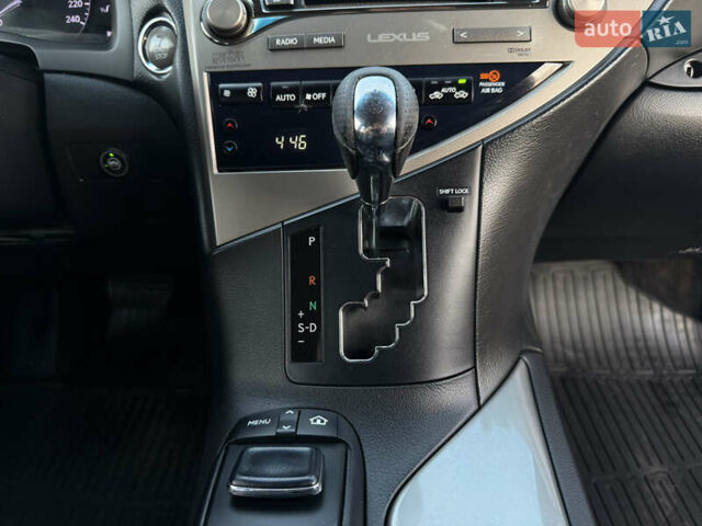 Серый Лексус РХ, объемом двигателя 3.5 л и пробегом 227 тыс. км за 21999 $, фото 33 на Automoto.ua