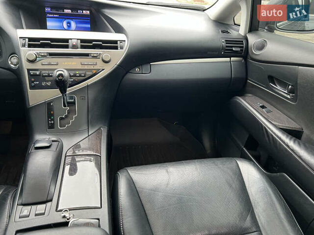 Серый Лексус РХ, объемом двигателя 3.46 л и пробегом 187 тыс. км за 19700 $, фото 20 на Automoto.ua