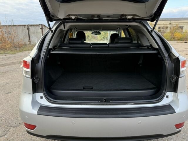 Лексус РХ 2014 в Изюме на Automoto.ua Серый Лексус РХ, объемом двигателя 3.5 л и пробегом 280 тыс. км за 16999 $, фото 20 на Automoto.ua