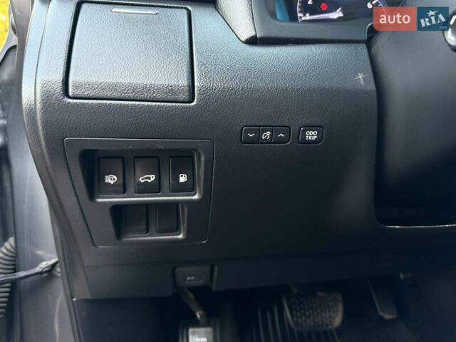 Серый Лексус РХ, объемом двигателя 3.5 л и пробегом 227 тыс. км за 21999 $, фото 22 на Automoto.ua