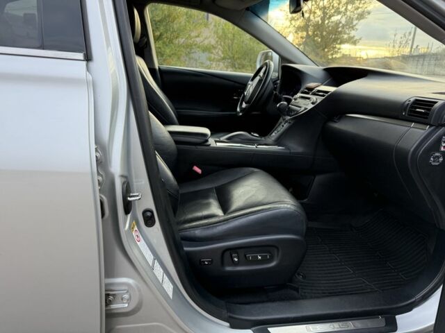 Лексус РХ 2014 в Изюме на Automoto.ua Серый Лексус РХ, объемом двигателя 3.5 л и пробегом 280 тыс. км за 16999 $, фото 8 на Automoto.ua