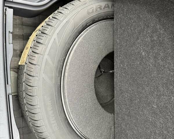 Серый Лексус РХ, объемом двигателя 3.46 л и пробегом 135 тыс. км за 23700 $, фото 135 на Automoto.ua