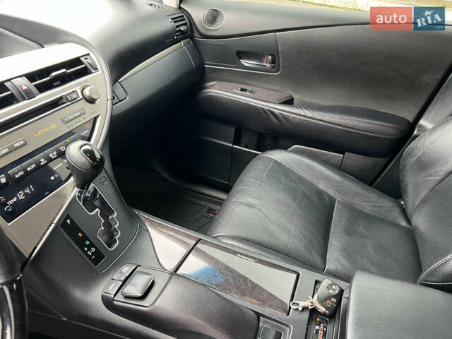 Серый Лексус РХ, объемом двигателя 3.46 л и пробегом 187 тыс. км за 19700 $, фото 16 на Automoto.ua