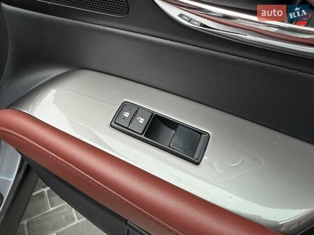 Серый Лексус РХ, объемом двигателя 3.46 л и пробегом 135 тыс. км за 23700 $, фото 129 на Automoto.ua