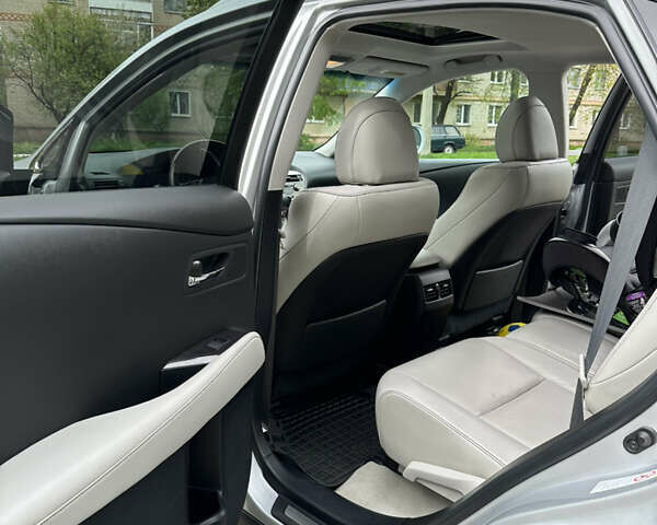 Серый Лексус РХ, объемом двигателя 3.5 л и пробегом 103 тыс. км за 25800 $, фото 6 на Automoto.ua