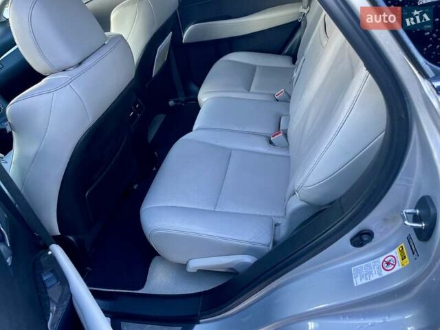 Серый Лексус РХ, объемом двигателя 3.46 л и пробегом 114 тыс. км за 17900 $, фото 7 на Automoto.ua