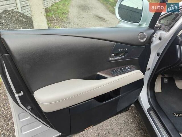 Серый Лексус РХ, объемом двигателя 3.46 л и пробегом 109 тыс. км за 24700 $, фото 3 на Automoto.ua